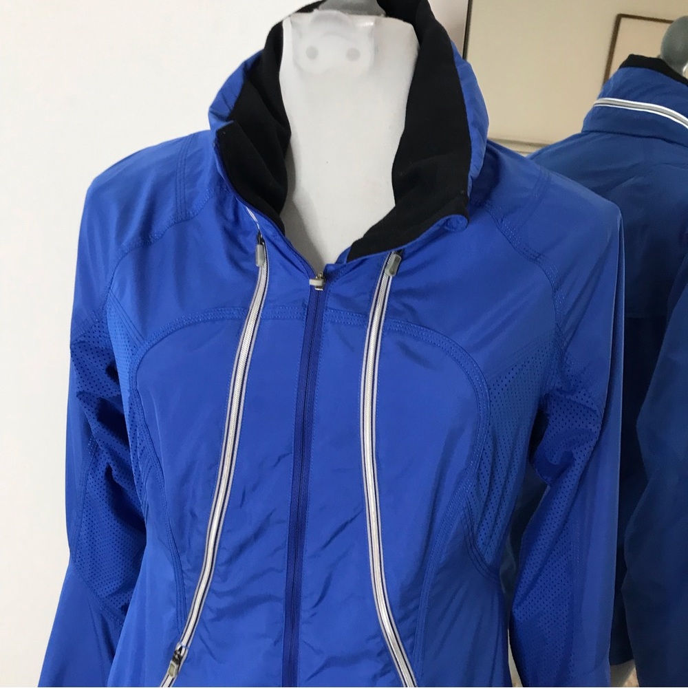 Lululemon Run Record Breaker Jacket in Blue Size 6 Lightweight Coat - Picture 5 of 9